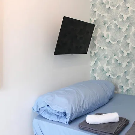 Apartment Bright Studio In The 15th *