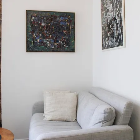 Bright Studio In The 15th *